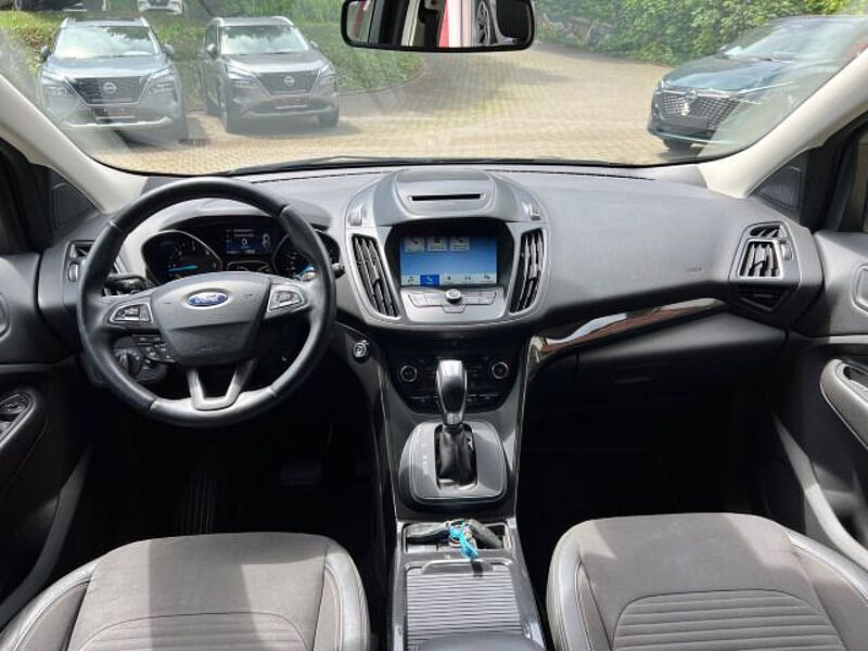 Ford Kuga 180PS Automatik 4x4 Titanium / NAVI / LEDER / PDC