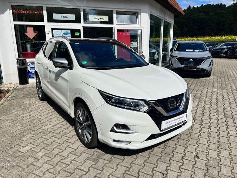 Nissan Qashqai 150PS 4x4 Automatik Tekna+ Topmodel / LED / 360° / LEDER / AHK