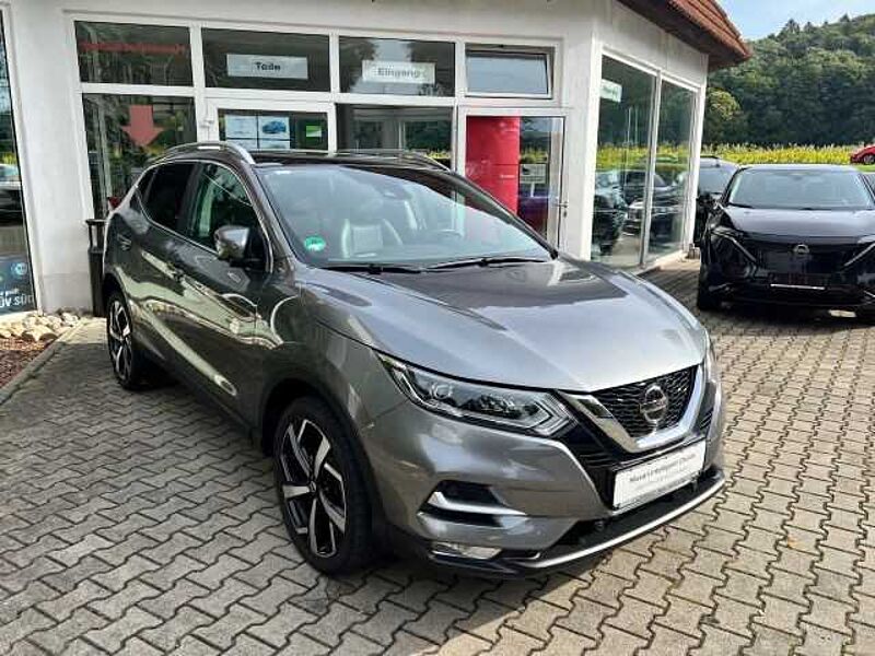 Nissan Qashqai 158PS DCT Akari / NAVI / LED / 360° / LEDER