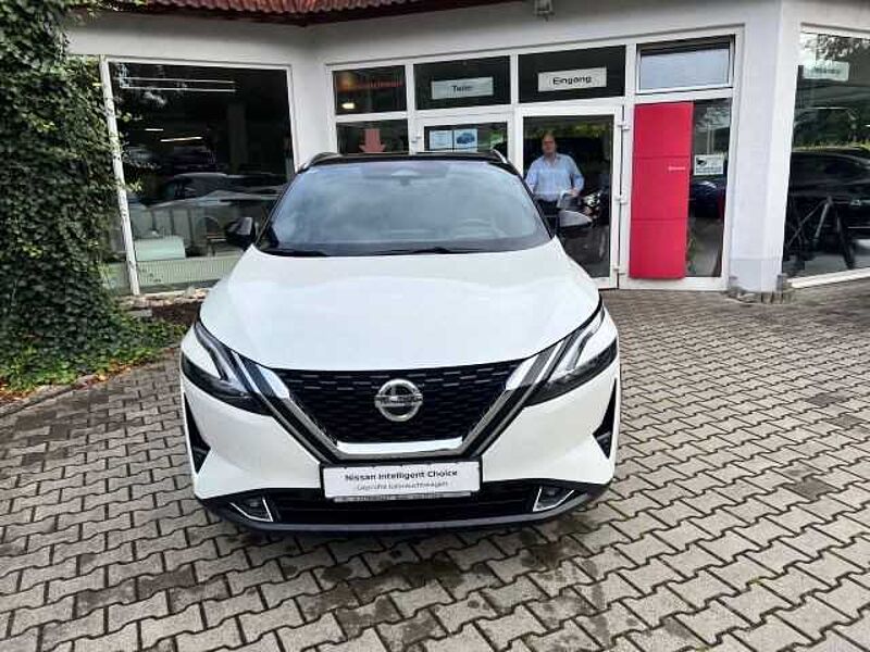 Nissan Qashqai 158PS Automatik Tekna / 360° / LED / HEAD-UP / AHK