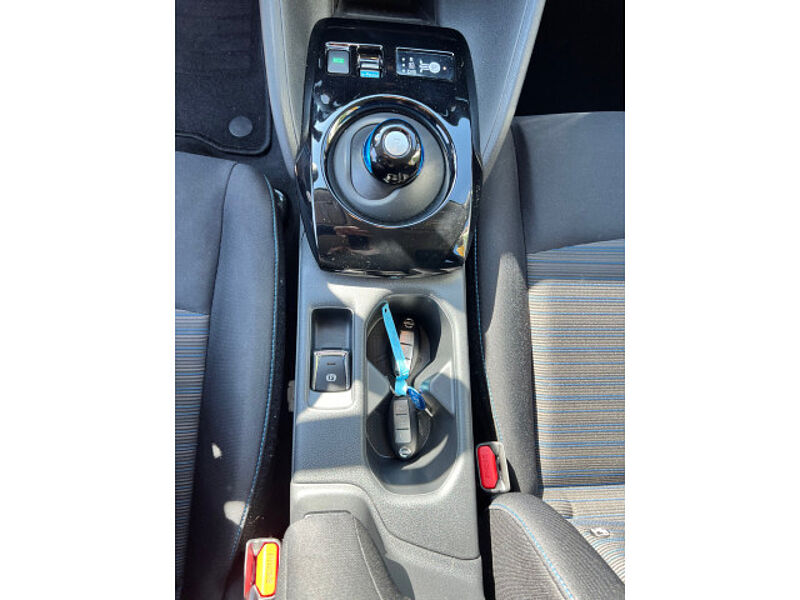 Nissan Leaf 40KW 150PS N-Connecta / 360° / NAVI / Sitzheizung