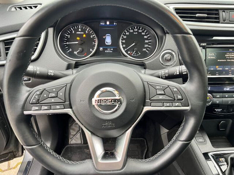 Nissan Qashqai 158PS DCT Akari / NAVI / LEDER / 360°