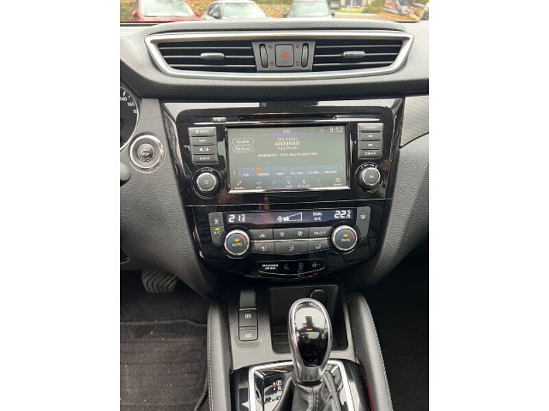 Nissan Qashqai 158PS DCT Akari / NAVI / LEDER / 360°