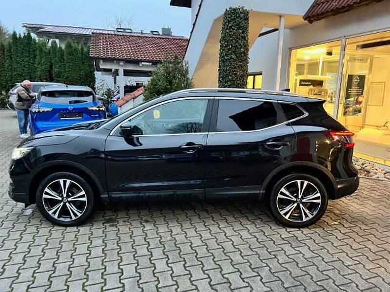 Nissan Qashqai 162PS N-Connecta / NAVI / 360° / LED