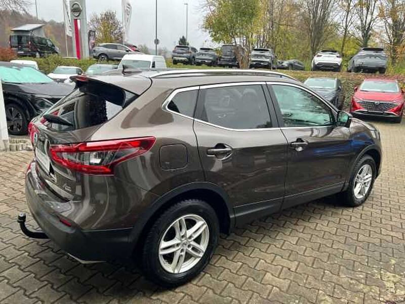 Nissan Qashqai 1.6DIG-T 162PS N-Connecta / NAVI / 360° / LED