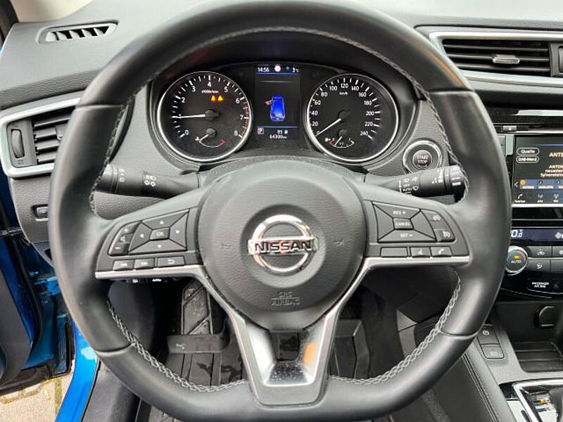 Nissan Qashqai 158PS DCT Zama / NAVI / PDC / 360°