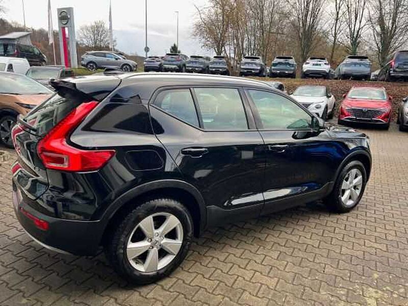 Volvo XC40 163PS Automatik Momentum Pro / LED / SITZHEIZUNG