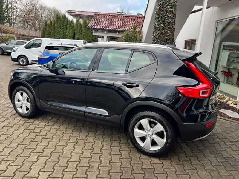 Volvo XC40 163PS Automatik Momentum Pro / LED / SITZHEIZUNG